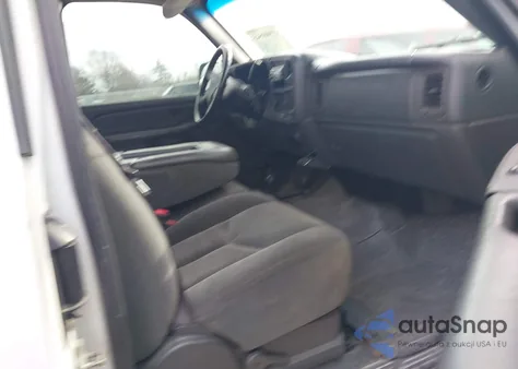 2004 Chevrolet Silverado 1500 Ls z USA, uszkodzony, nr VIN 2GCEK19T941225708